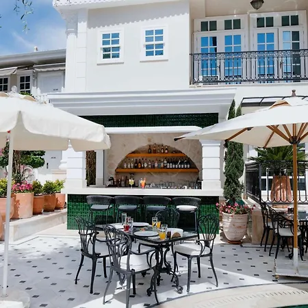 Elegance East Hotel 3*