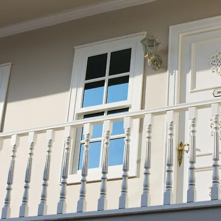 Elegance East Hotell