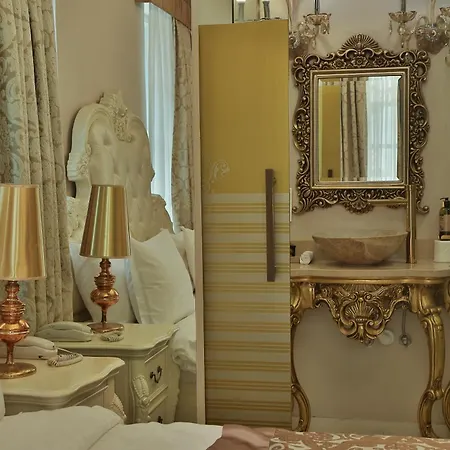 Hotel Elegance East 4*