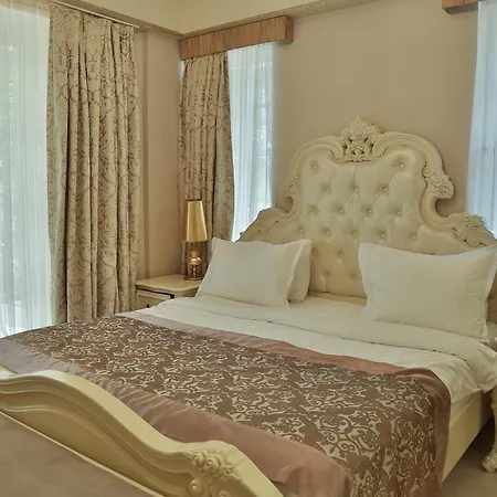 Elegance East 3*