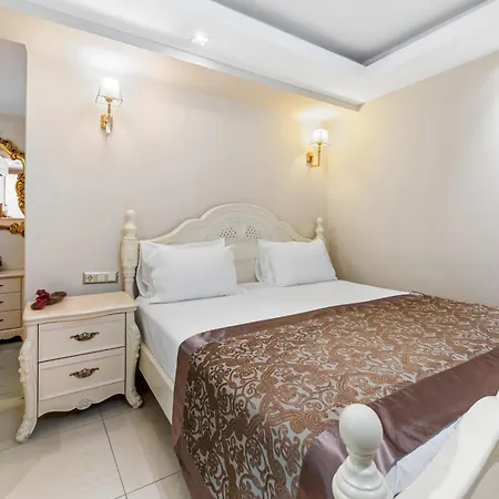 Elegance East Hotel 4*