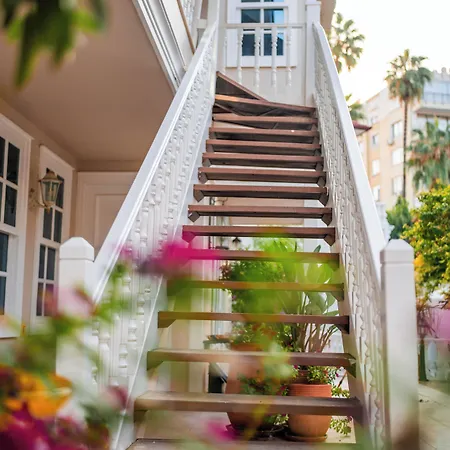 Hotell Elegance East