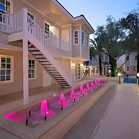 Hotel Elegance East