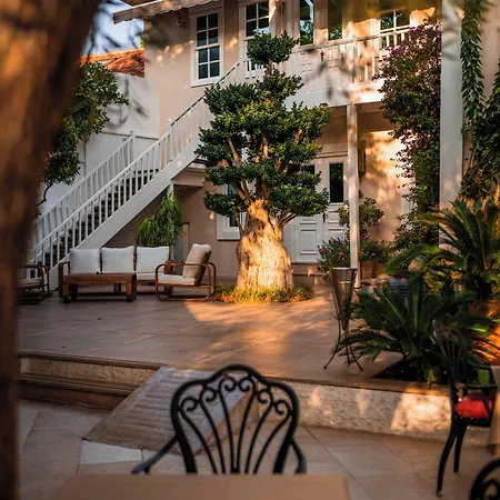 Hotel Elegance East