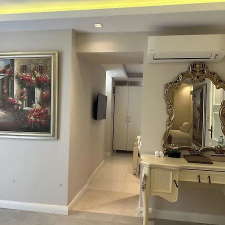 Elegance East 3*