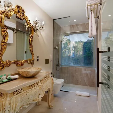 Elegance East 3*
