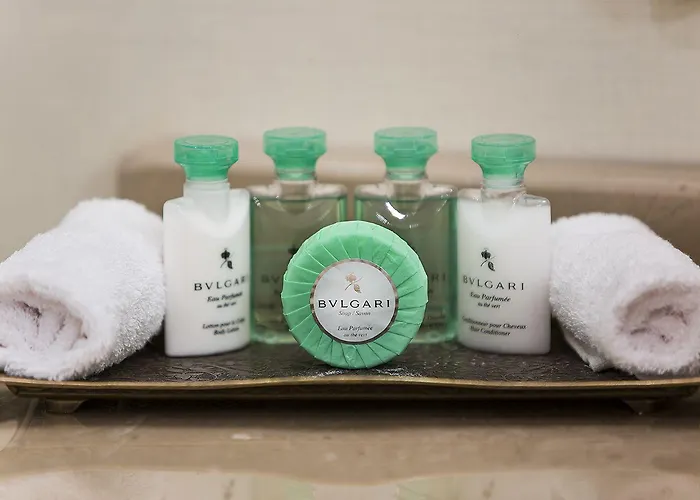 Elegance East Hotel 3*