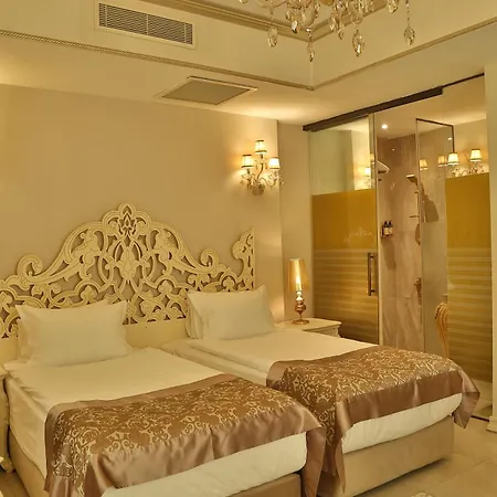 Elegance East Szálloda 4*