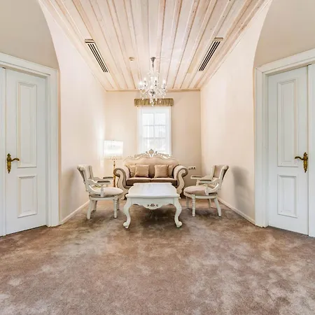 Elegance East 3*