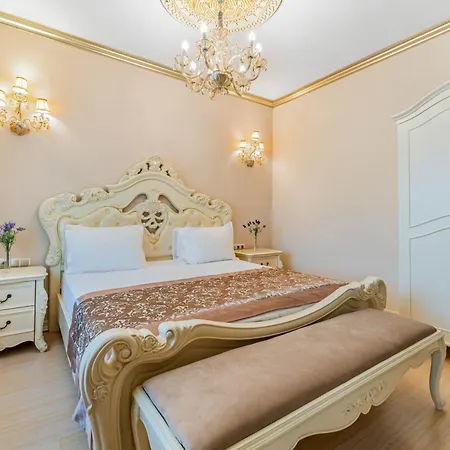 Elegance East Szálloda