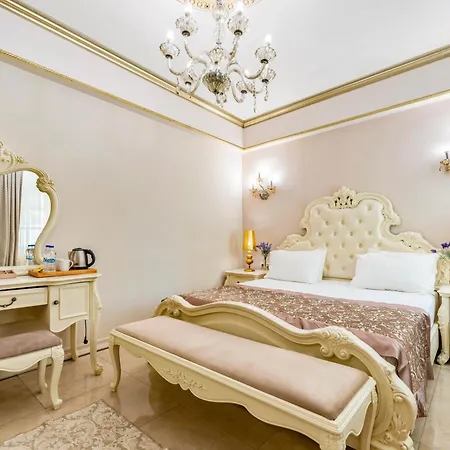 מלון Elegance East 3*