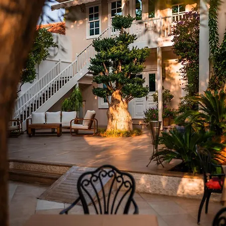 Szálloda Elegance East 4*
