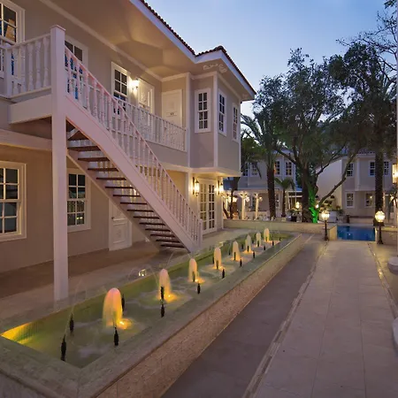 Elegance East Hotel