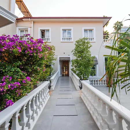 Elegance East Hotell