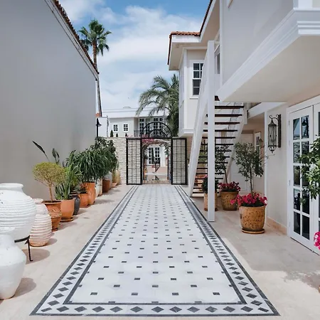 Hotel Elegance East 3*