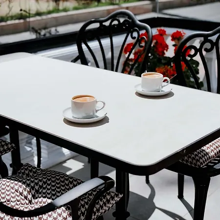 Elegance East 3*