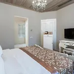 Elegance East
