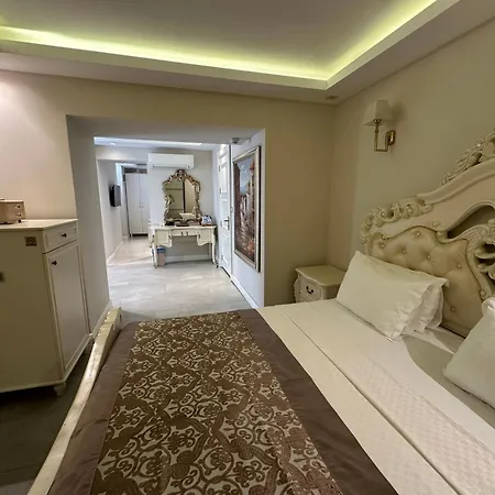 Elegance East